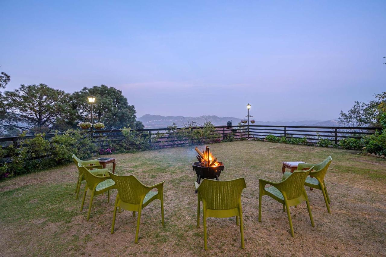 Stayvista At Floradale W Jacuzzi & Wood-Fire Pizza Kasauli Extérieur photo